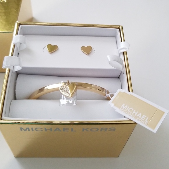 Michael Kors Jewelry - NWT MICHAEL KORS  HEART GIFT SET